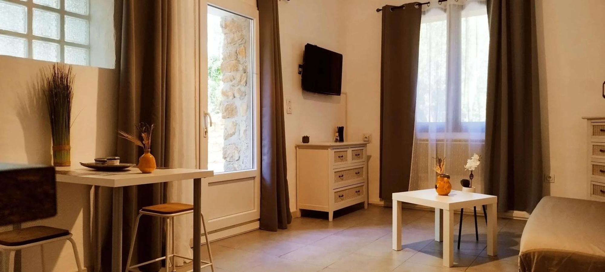 Studio Charmant Dans Un Ancien Moulin Pres D'Orange 30 M² Piscine Екстер'єр фото